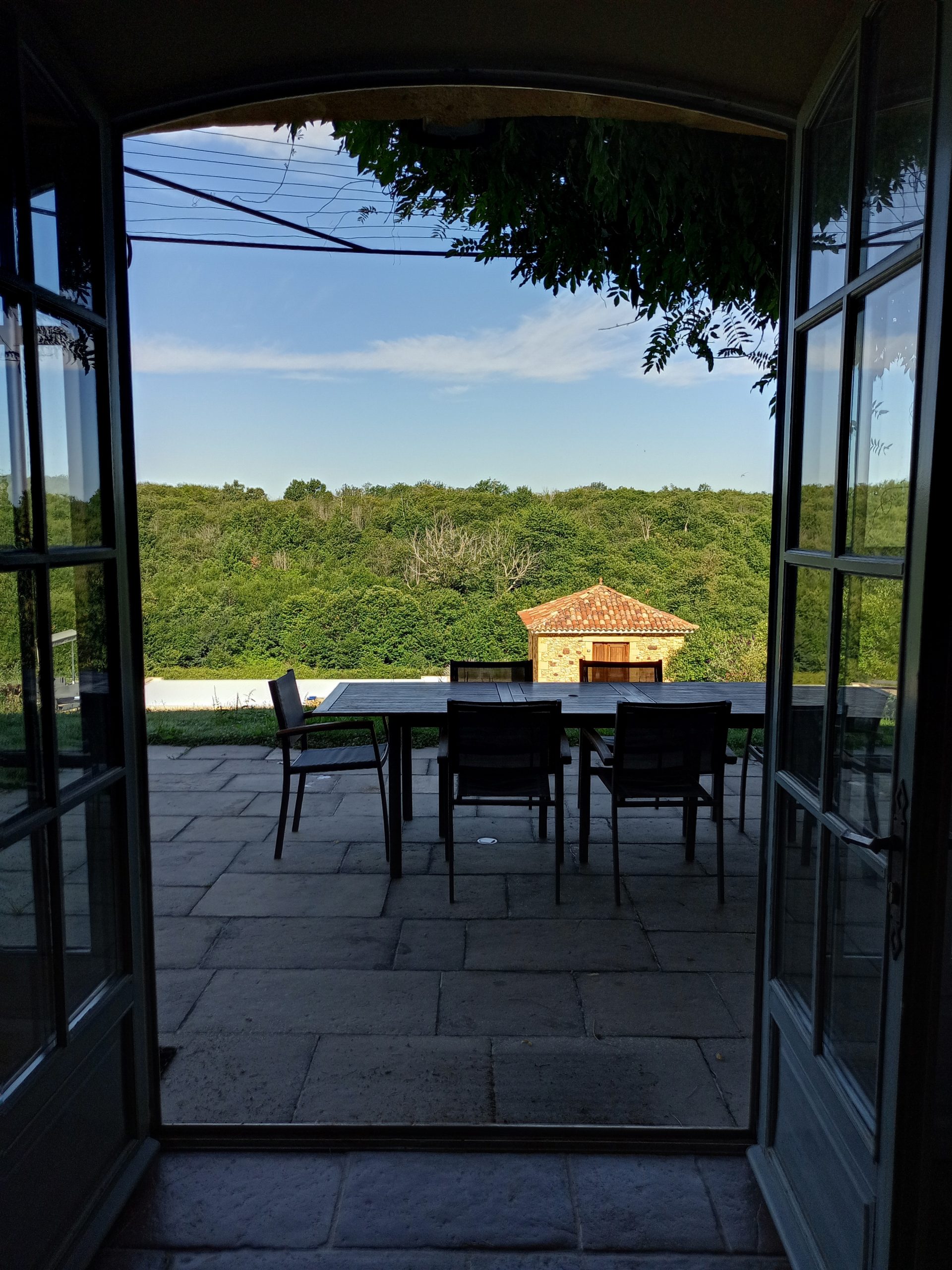 Terrasse accès piscine